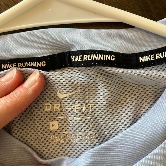 Women’s Nike Activewear Tank Size M - Picture 6 of 9